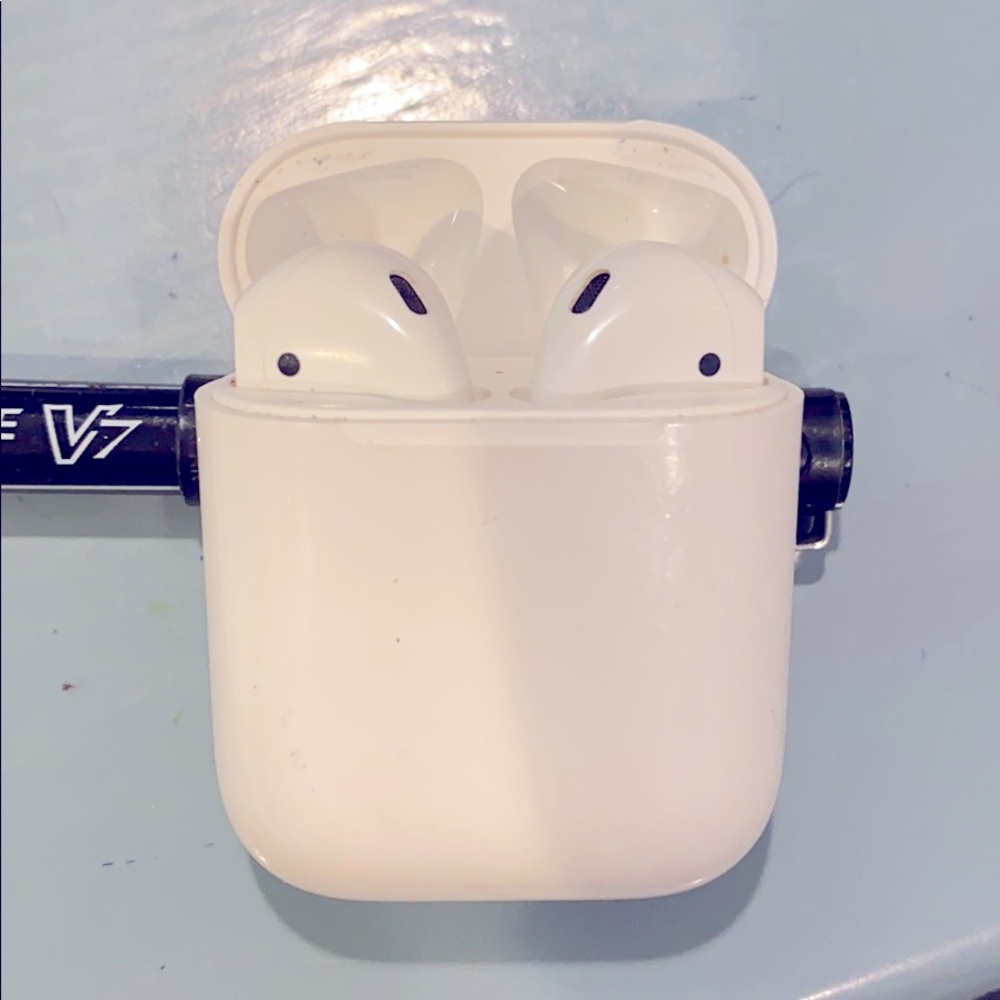 Apple AirPods